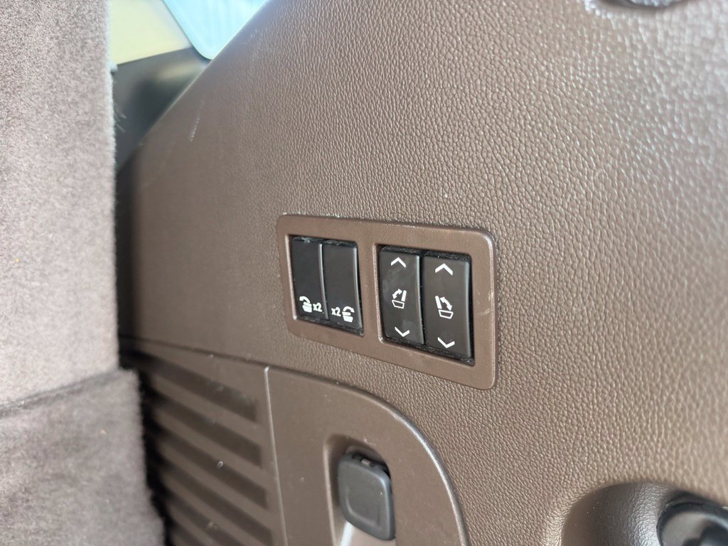 Used 2018 GMC Yukon Denali RWD image 18