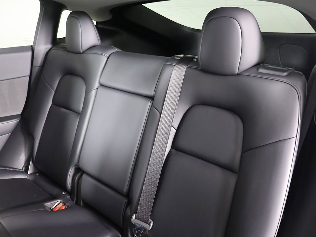 Used 2021 Tesla Model Y Long Range image 35
