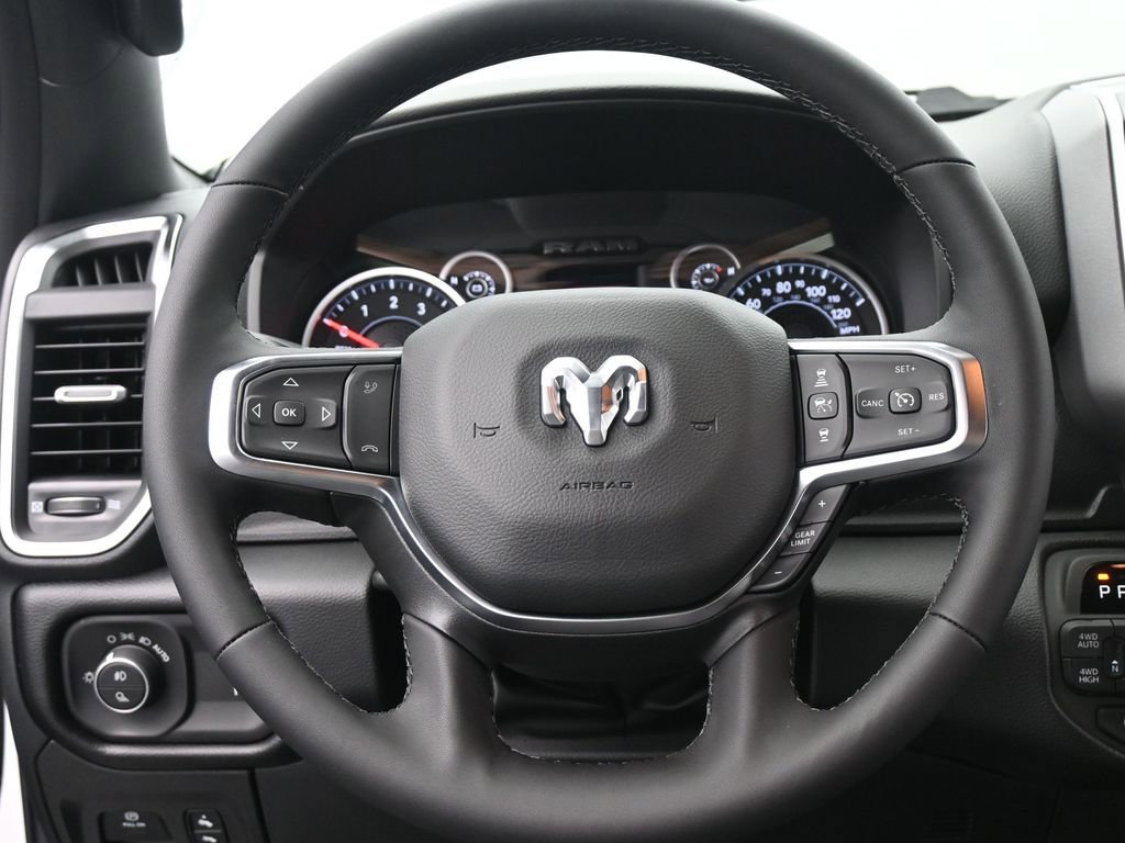 New 2026 RAM 1500 4x4 Crew Cab image 31