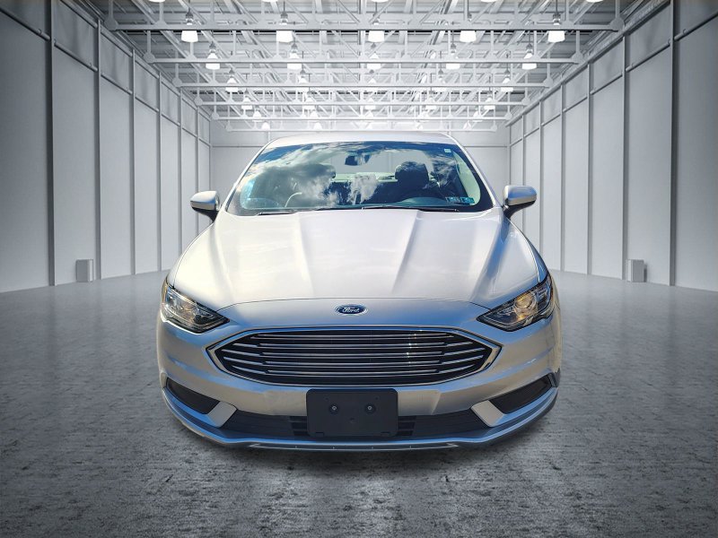 Used 2017 Ford Fusion SE FWD image 3