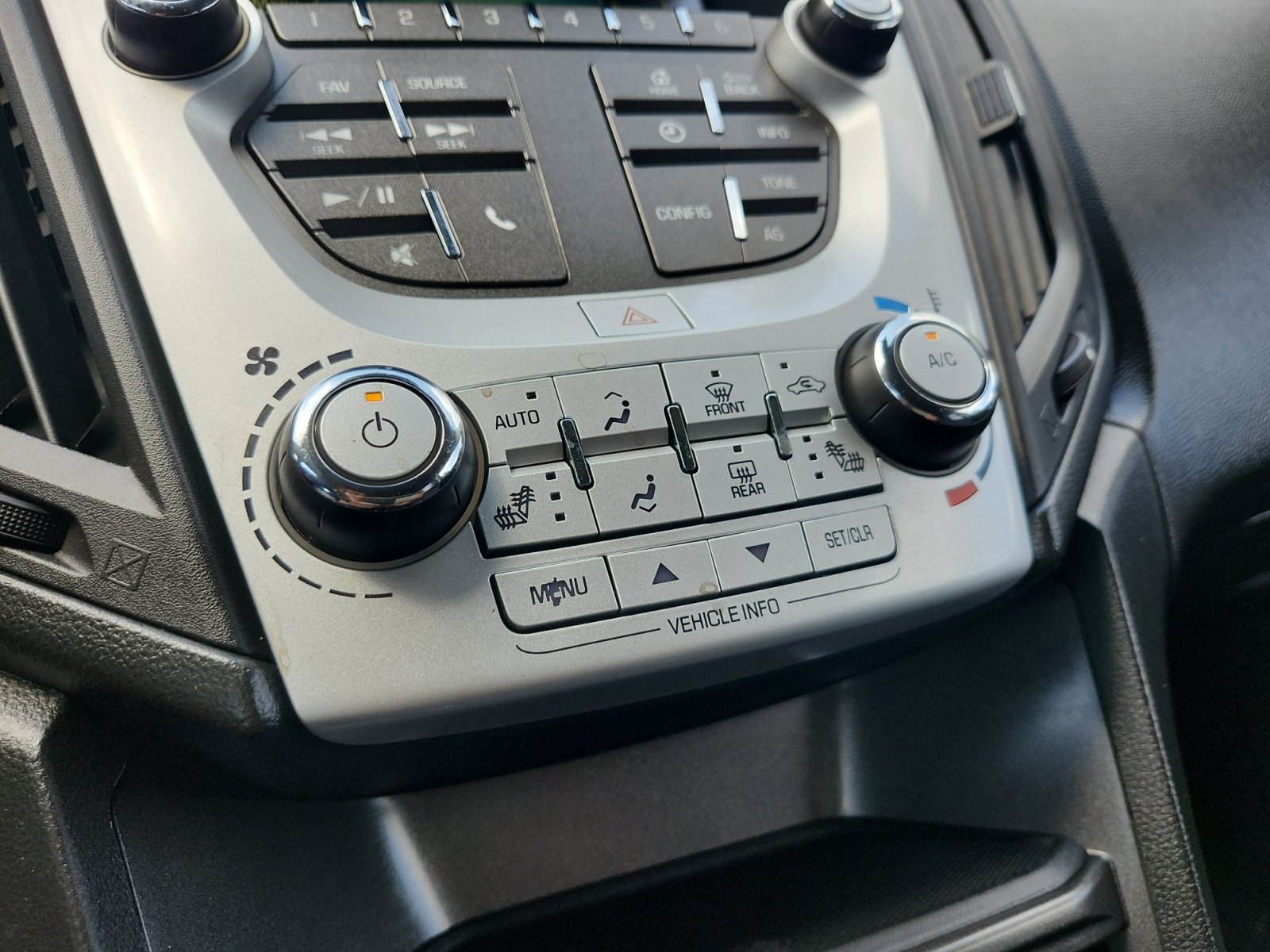 Used 2017 Chevrolet Equinox LT w/ Convenience Package FWD image 18