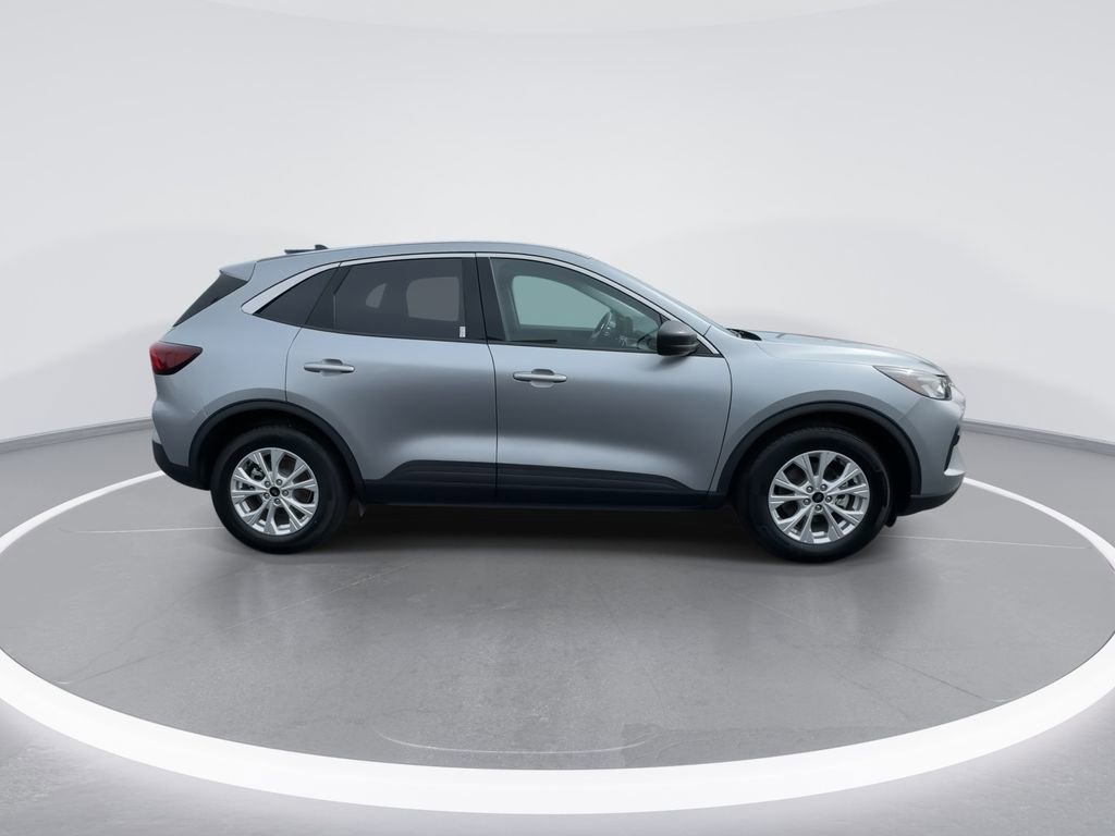 Used 2024 Ford Escape Active w/ Cold Weather Package image 9