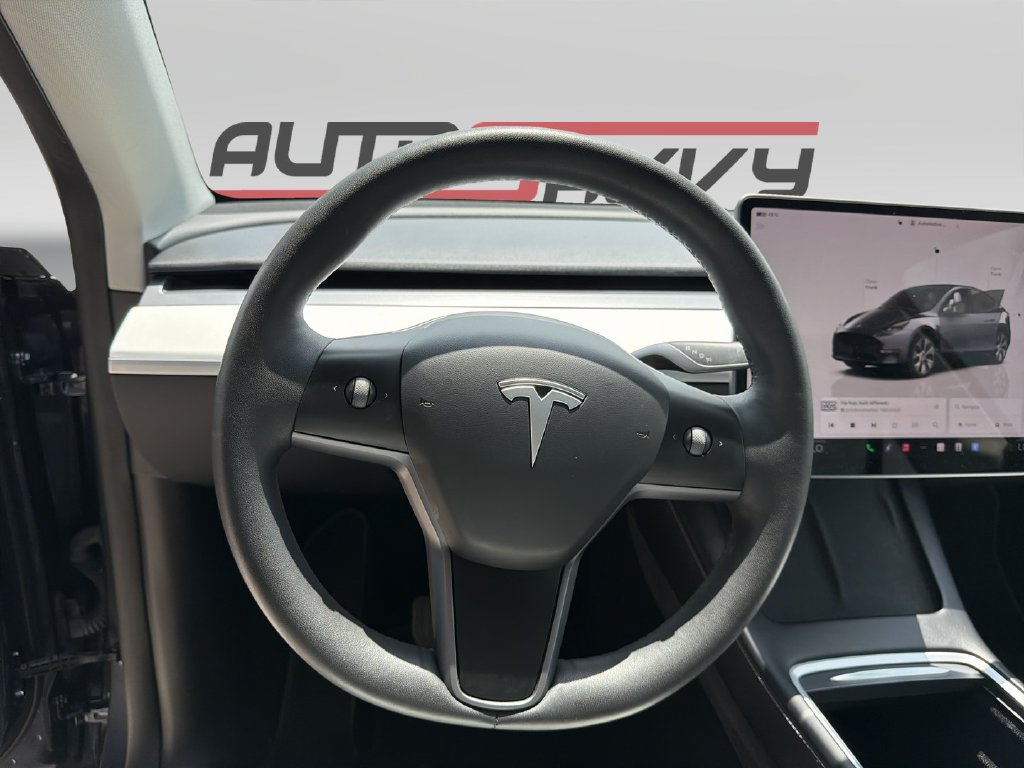 Used 2023 Tesla Model Y 2WD image 12