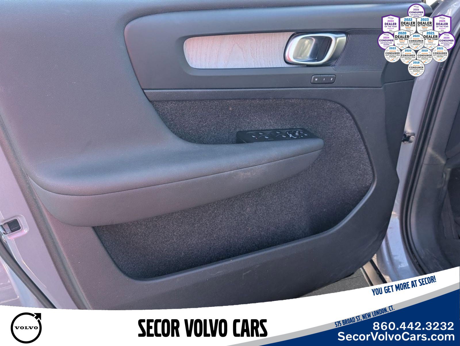Used 2023 Volvo XC40 B5 Plus w/ Driver Assist Package AWD/4WD image 30