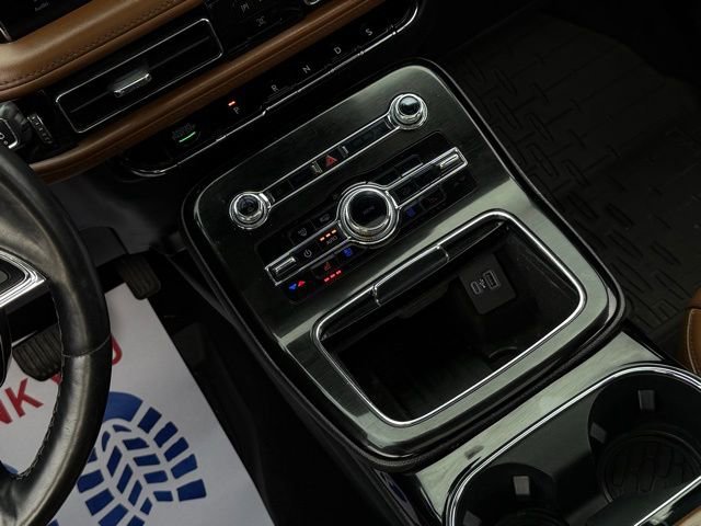 Used 2022 Lincoln Nautilus Reserve w/ Luxury Package image 27