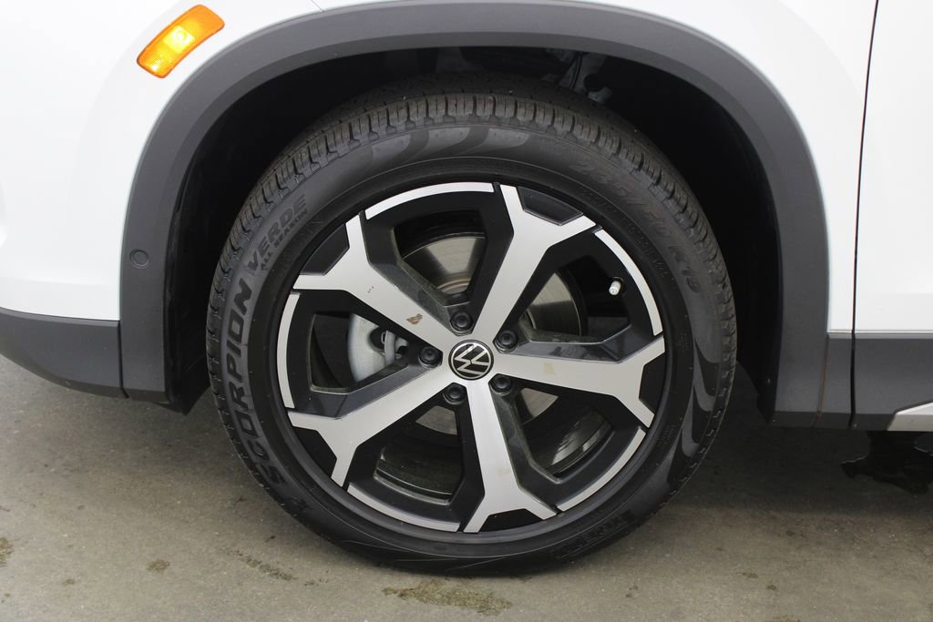 Certified 2025 Volkswagen Tiguan SE image 27