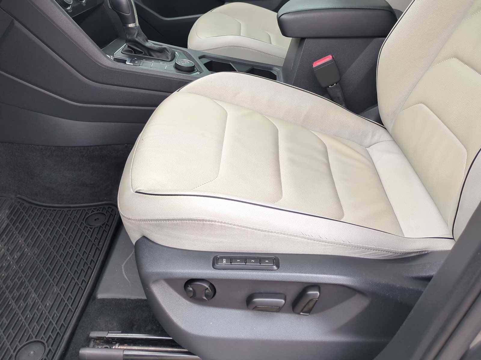 Used 2019 Volkswagen Tiguan SEL Premium AWD/4WD image 20