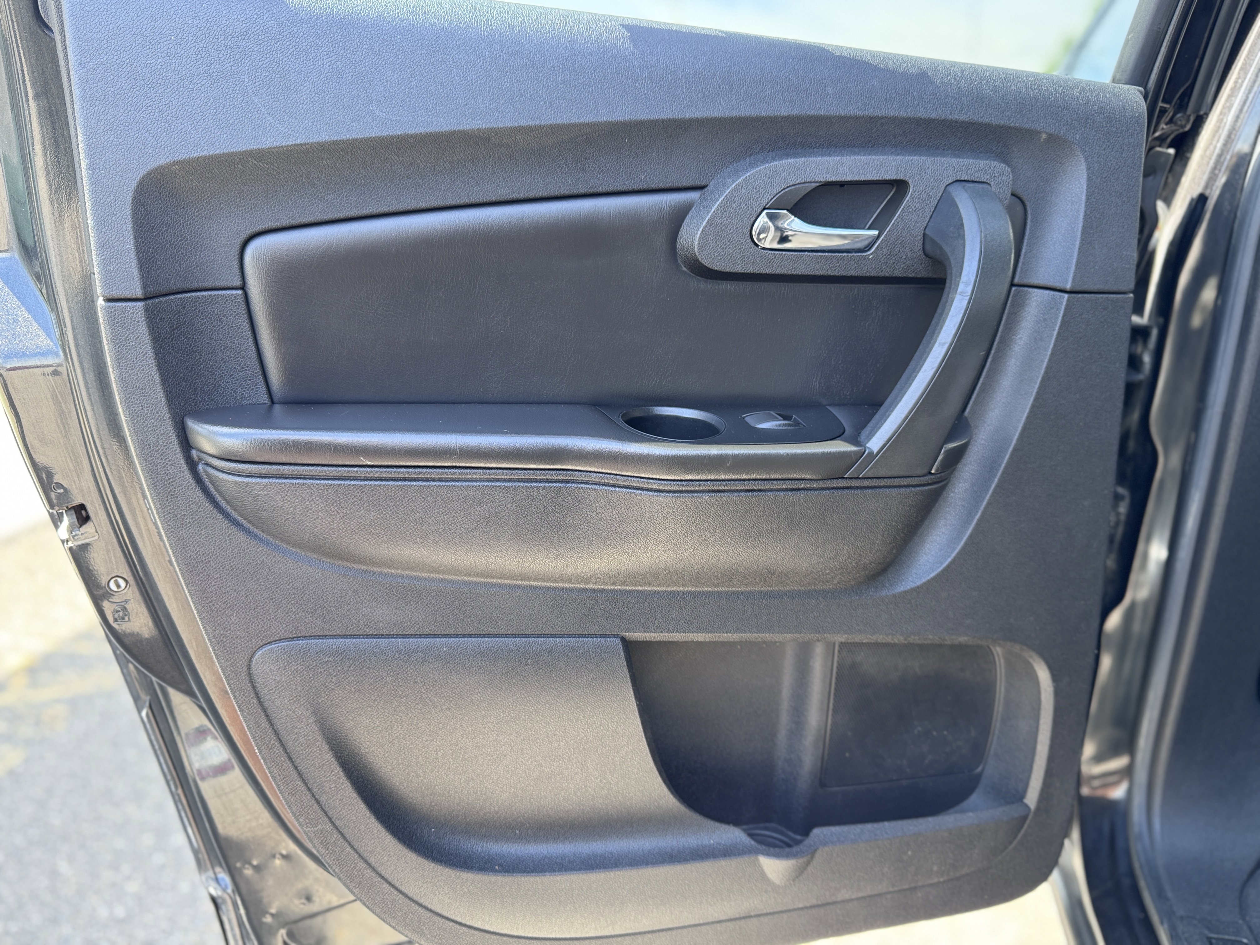 Used 2011 Chevrolet Traverse LT w/ Personal Connectivity Package AWD/4WD image 29