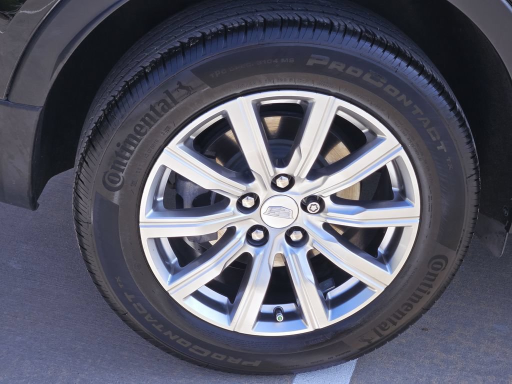 Used 2023 Cadillac XT4 Premium Luxury w/ Technology Package FWD image 10