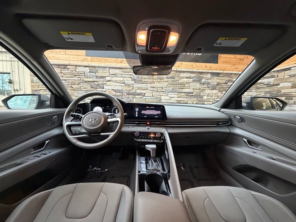 Certified 2023 Hyundai Elantra SEL w/ Convenience Package image 16