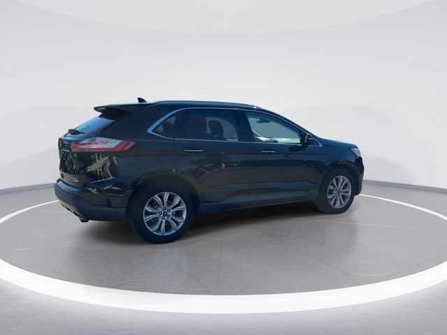 Certified 2019 Ford Edge Titanium w/ Cold Weather Package AWD/4WD image 8