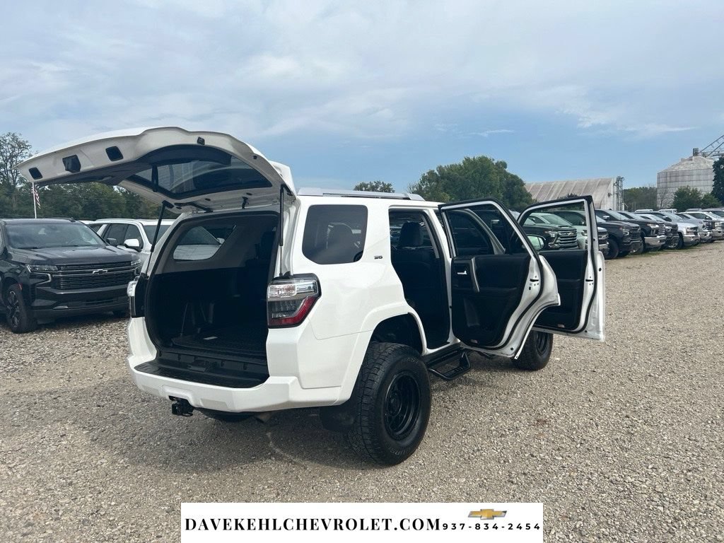 Used 2018 Toyota 4Runner SR5 Premium AWD/4WD image 28