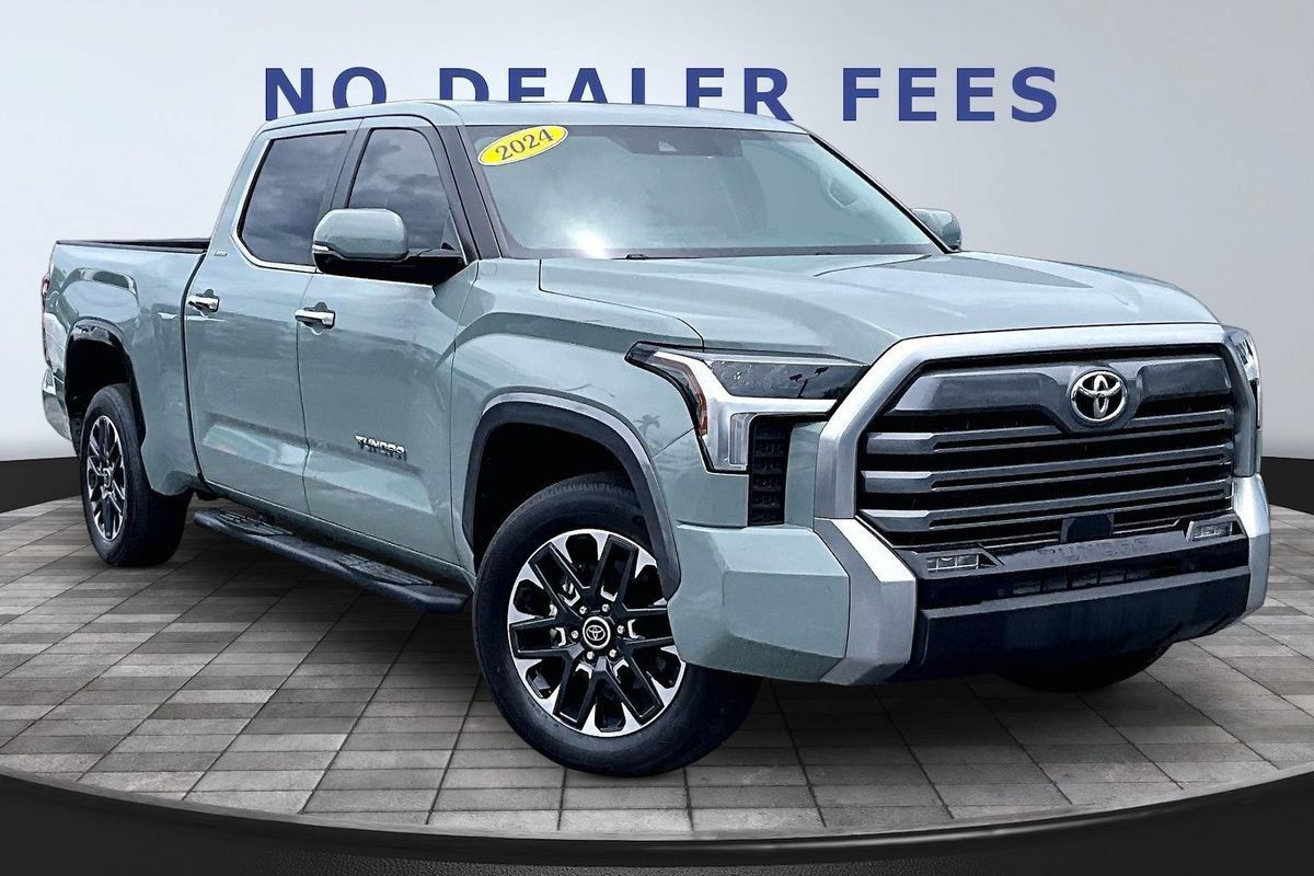 Used 2024 Toyota Tundra Limited w/ Power Package AWD/4WD image 3