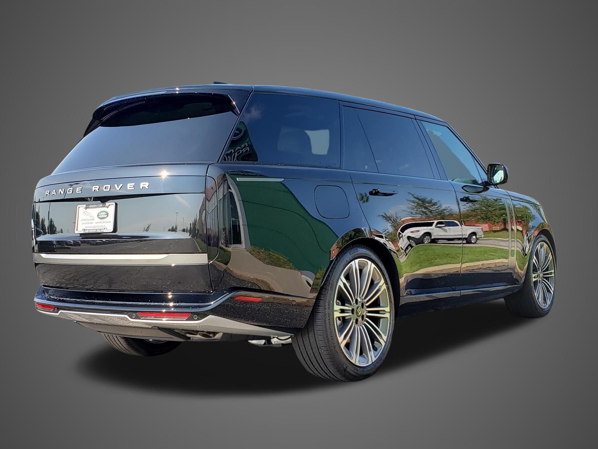 New 2027 Land Rover Range Rover Long Wheelbase SE AWD/4WD image 5