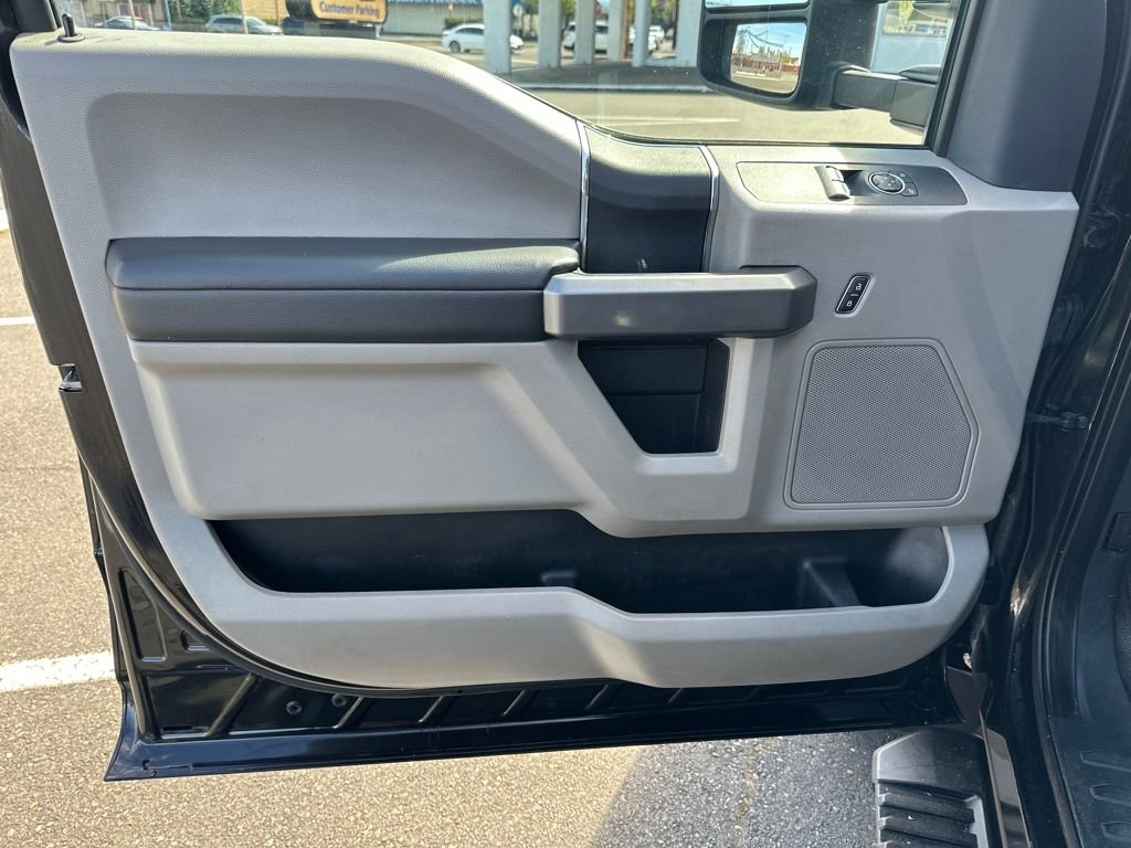 Used 2022 Ford F600 2WD Regular Cab Super Duty image 10