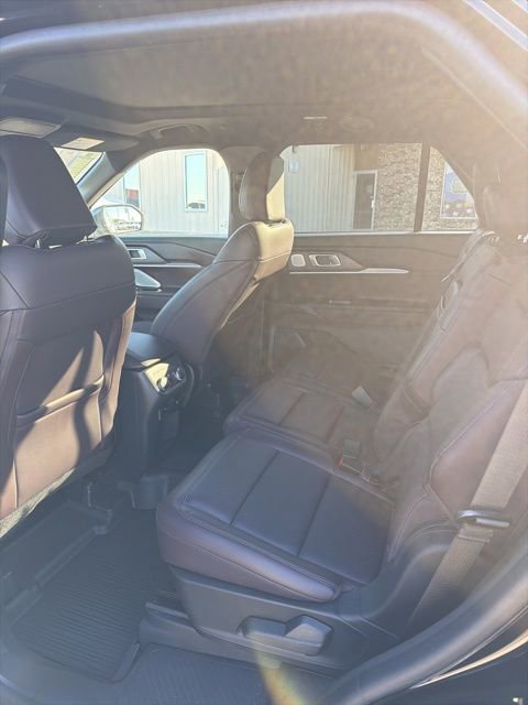 Used 2025 Ford Explorer Platinum image 15