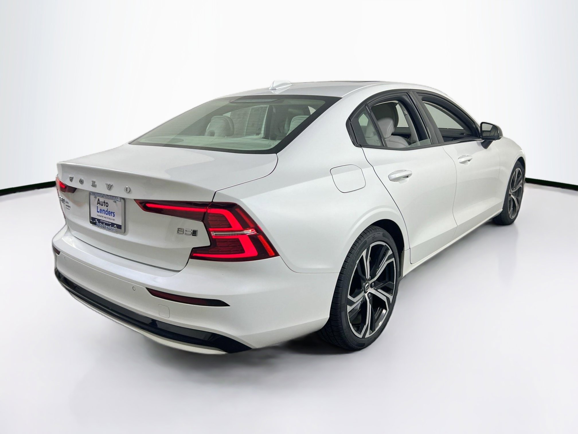 Used 2023 Volvo S60 B5 Core w/ Climate Package image 5
