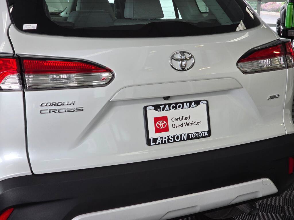 Used 2024 Toyota Corolla Cross L AWD/4WD image 12