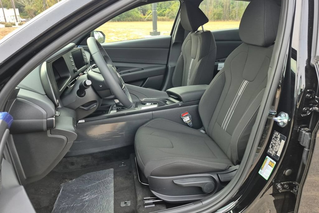 New 2026 Hyundai Elantra SEL Sport FWD image 13