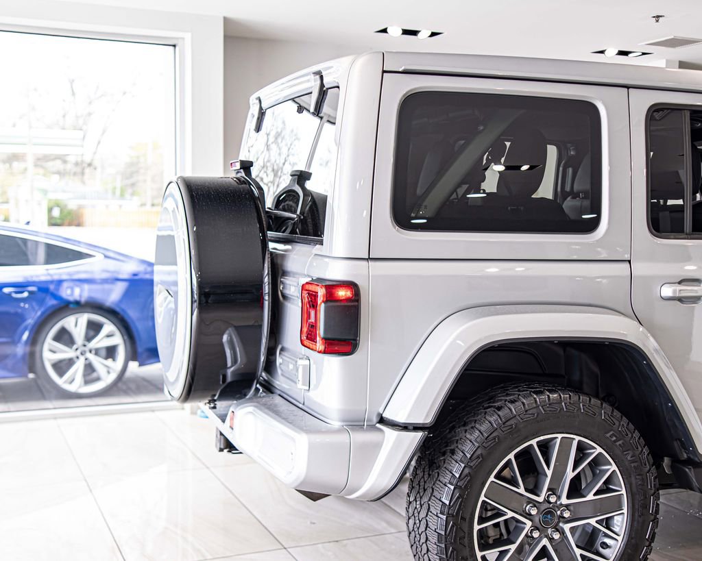 Used 2024 Jeep Wrangler High Altitude AWD/4WD image 13