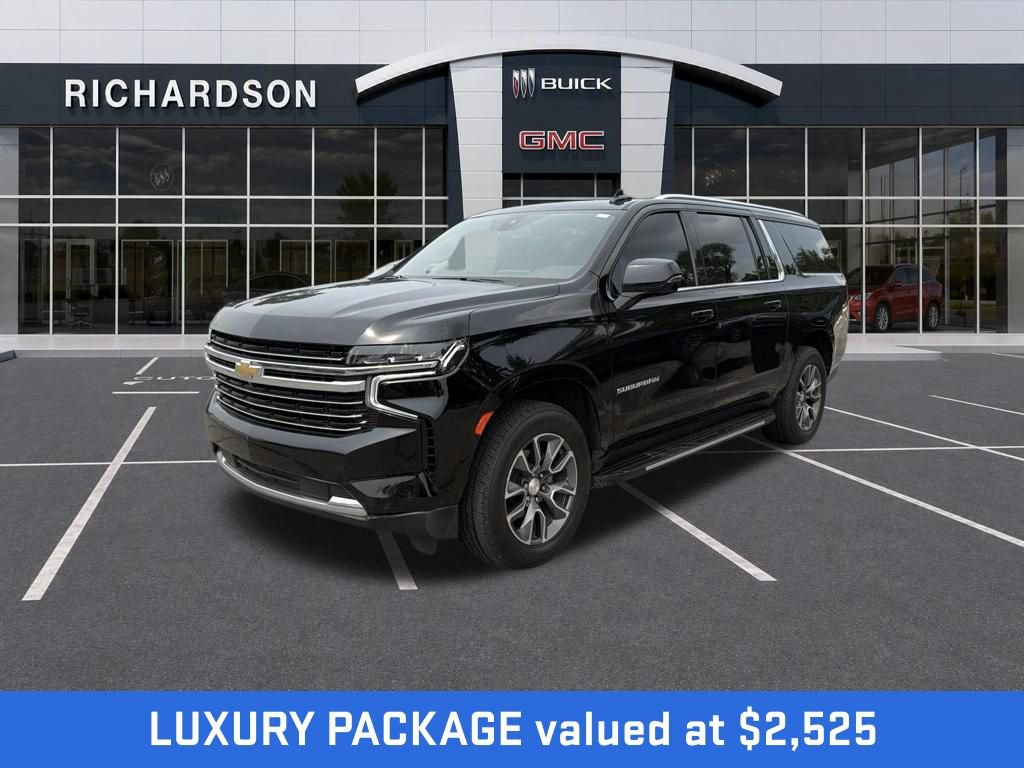 Used 2022 Chevrolet Suburban LT w/ Luxury Package AWD/4WD image 2