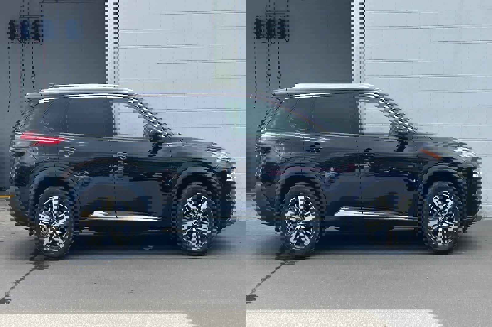 Used 2021 Nissan Rogue SL w/ Premium Package image 9