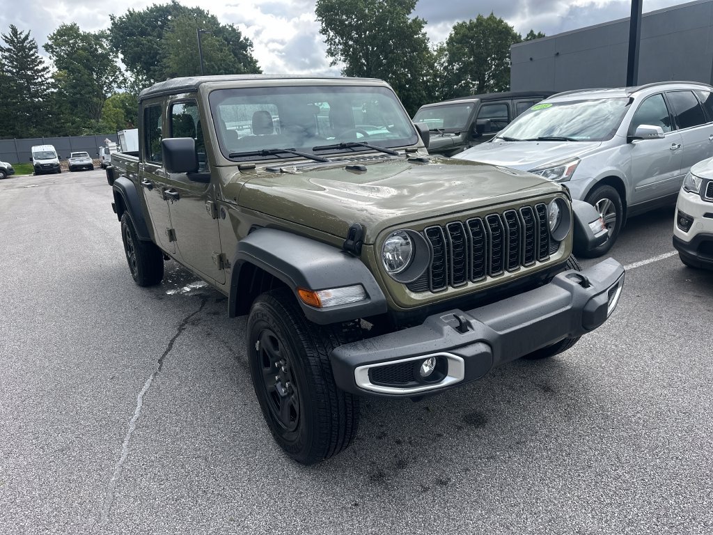 Certified 2025 Jeep Gladiator Sport AWD/4WD image 4