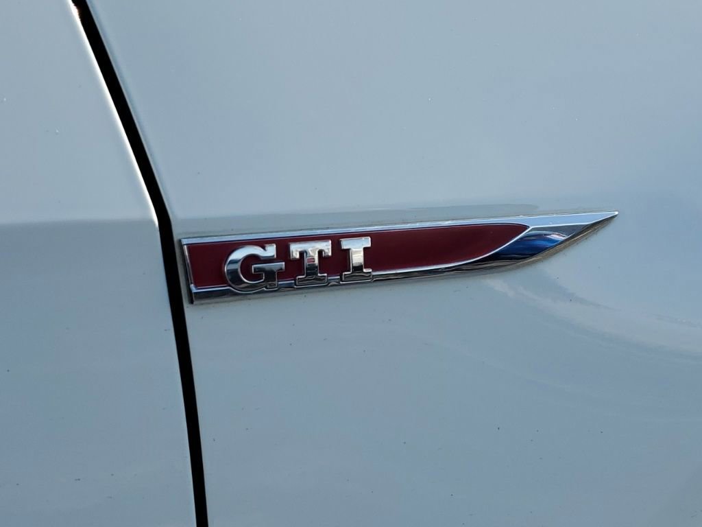 Used 2016 Volkswagen GTI S image 10