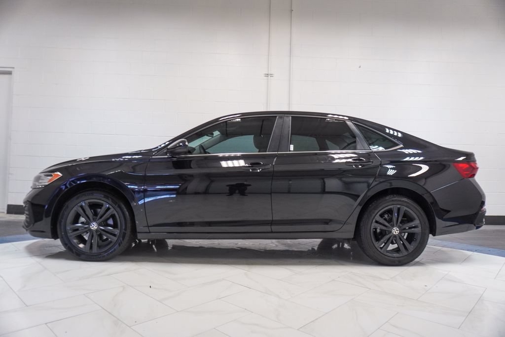 Used 2024 Volkswagen Jetta SE FWD image 28