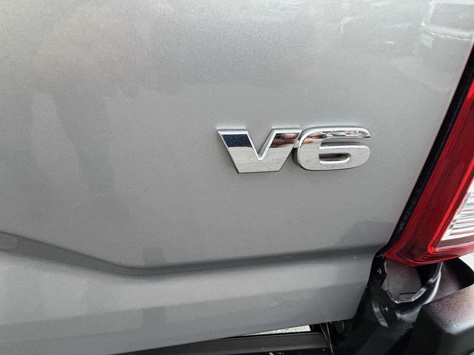 Used 2016 Toyota Tacoma TRD Sport image 11