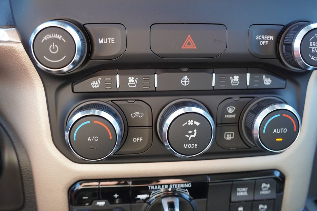 Used 2022 RAM 1500 Laramie AWD/4WD image 29