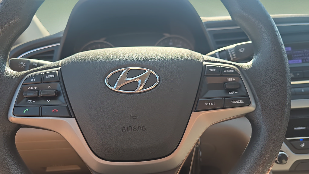 Used 2017 Hyundai Elantra SE w/ Cargo Package FWD image 12