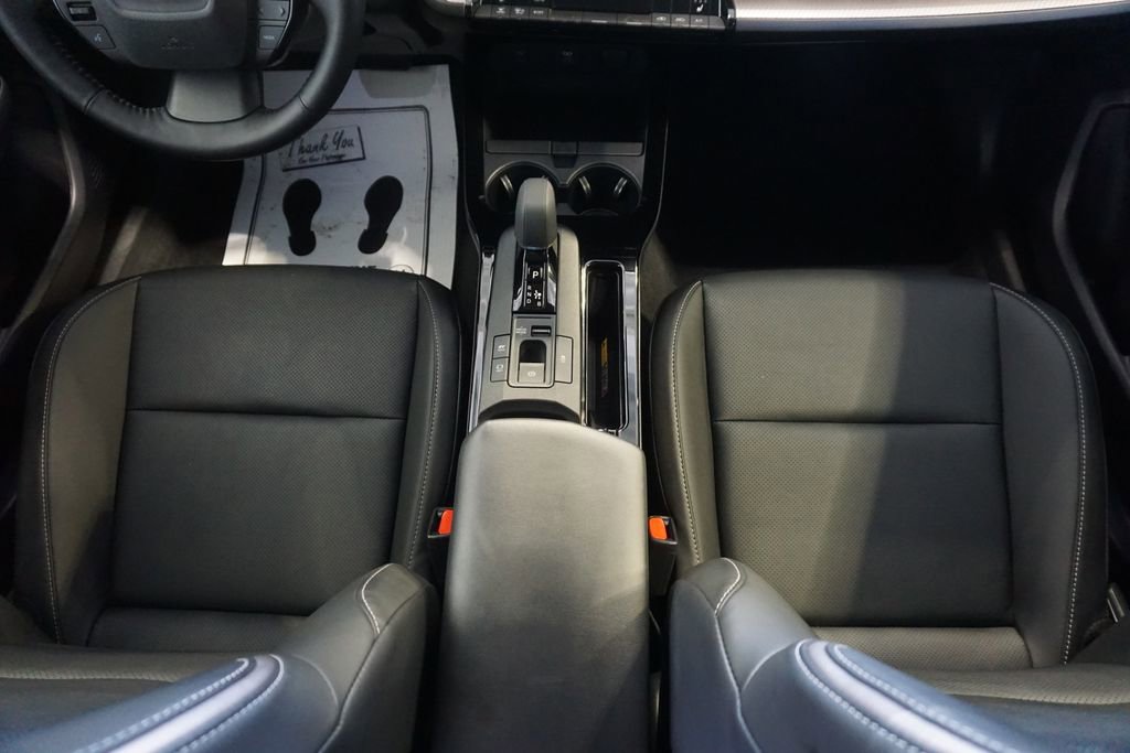 Used 2024 Toyota Prius XLE AWD/4WD image 30