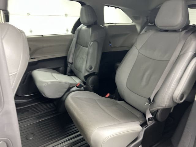 Used 2024 Toyota Sienna Limited AWD/4WD image 26