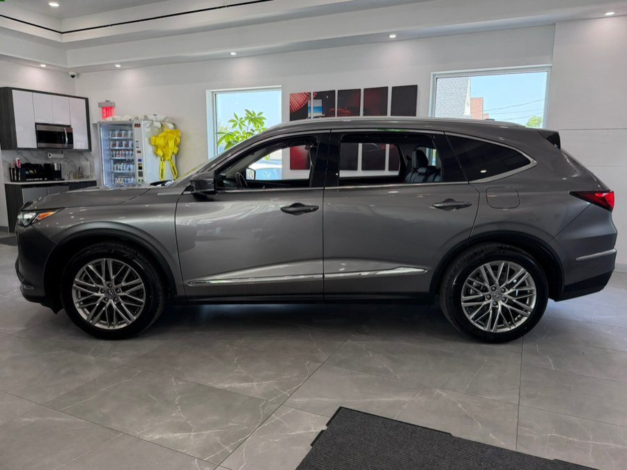 Used 2023 Acura MDX SH-AWD w/ Advance Package image 3
