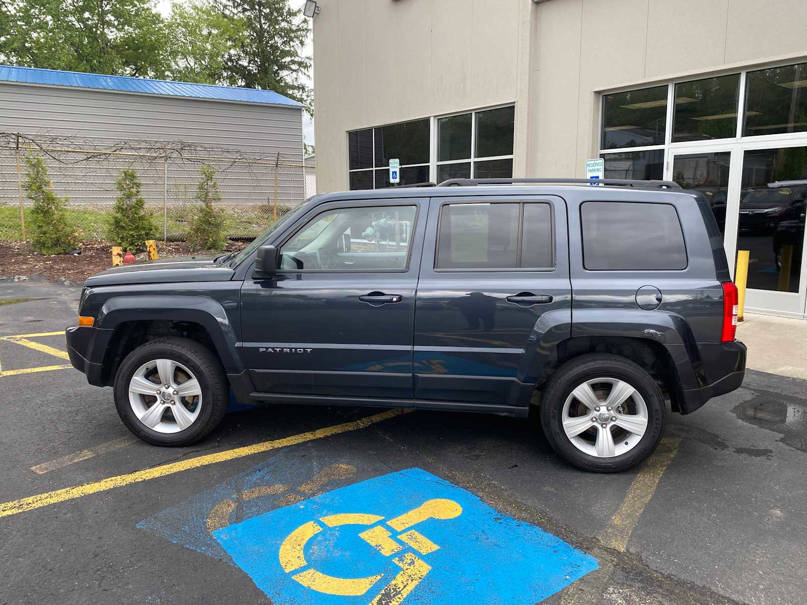 Used 2014 Jeep Patriot Latitude w/ Sun/Sound Group AWD/4WD image 14