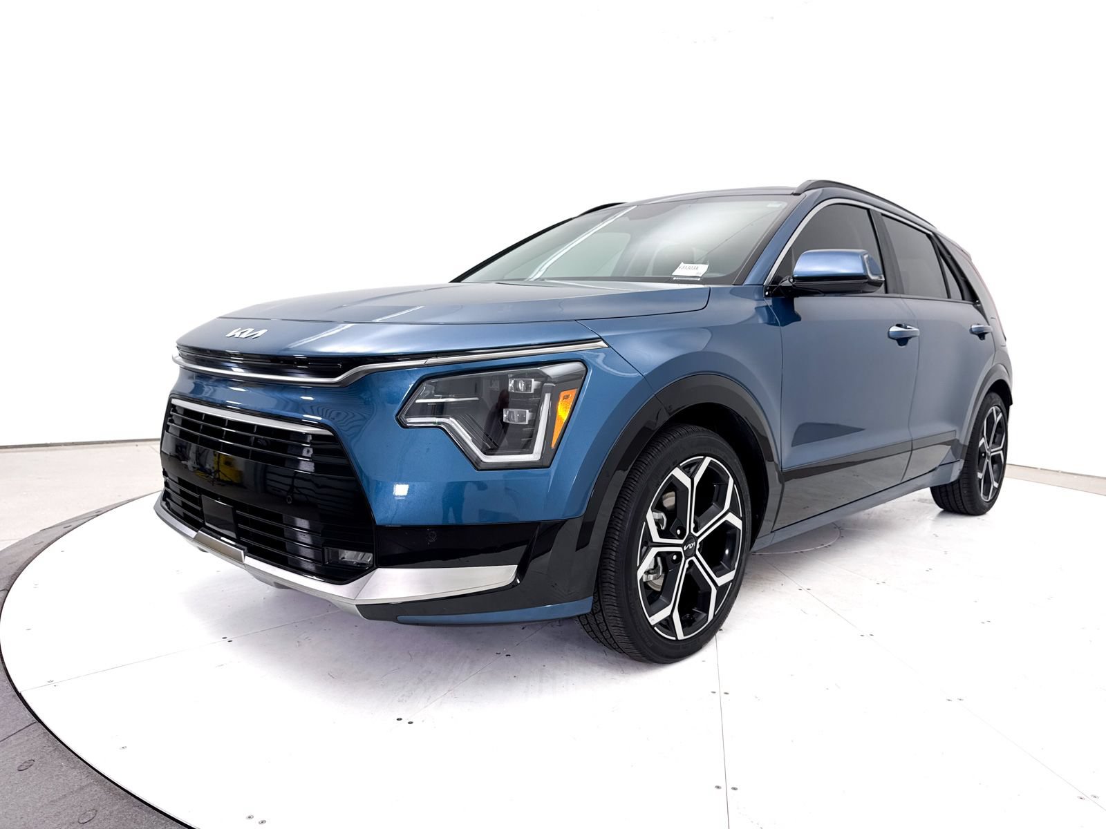 Certified 2024 Kia Niro SX Touring FWD image 14