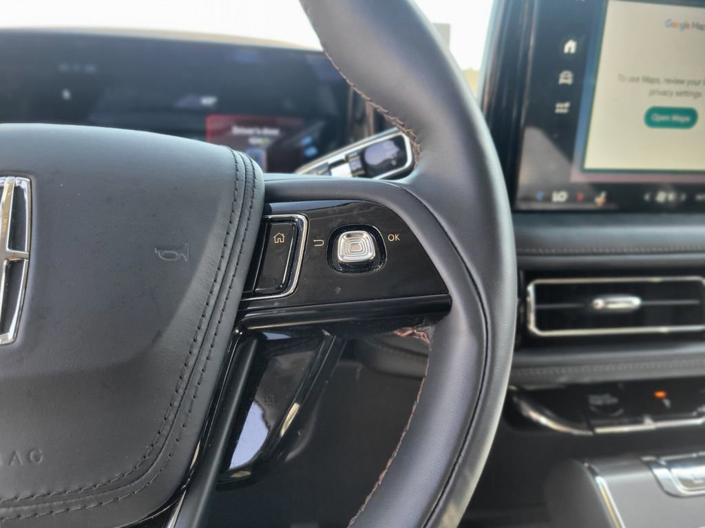 Used 2025 Lincoln Aviator AWD image 26