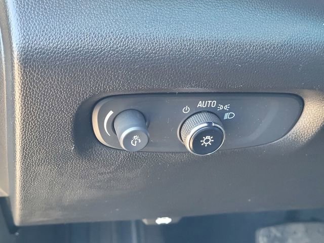 Used 2023 Chevrolet Traverse LT image 17