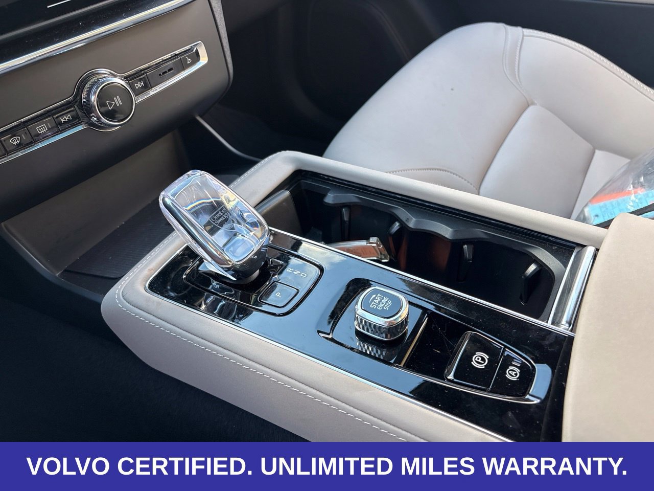 Certified 2026 Volvo XC90 B6 Plus AWD/4WD image 21