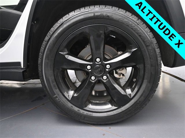 Used 2023 Jeep Grand Cherokee Altitude image 13