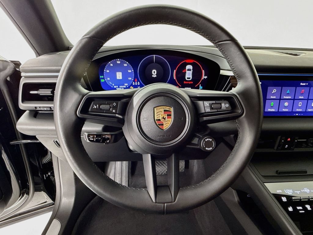 Certified 2025 Porsche Macan Electric RWD image 15