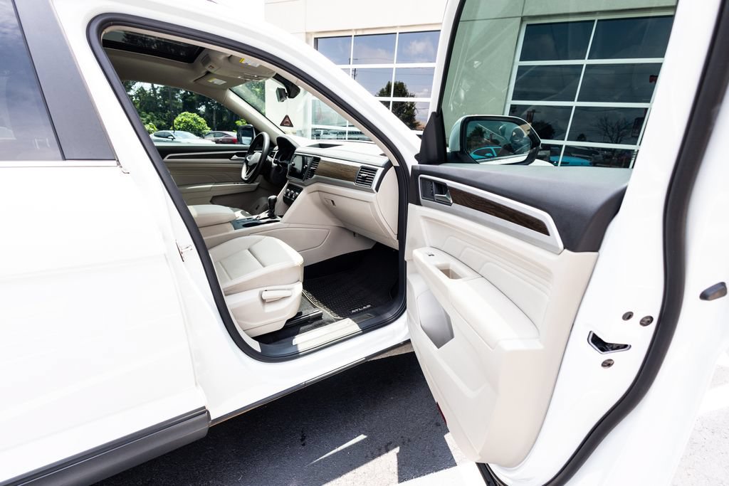 Used 2021 Volkswagen Atlas SE w/ Panoramic Sunroof Package FWD image 44