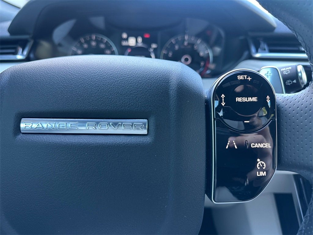 Used 2020 Land Rover Range Rover Velar R-Dynamic S image 25
