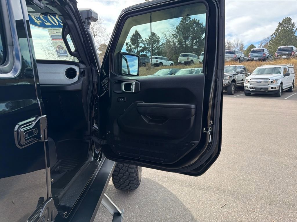 Used 2024 Jeep Wrangler Willys image 30