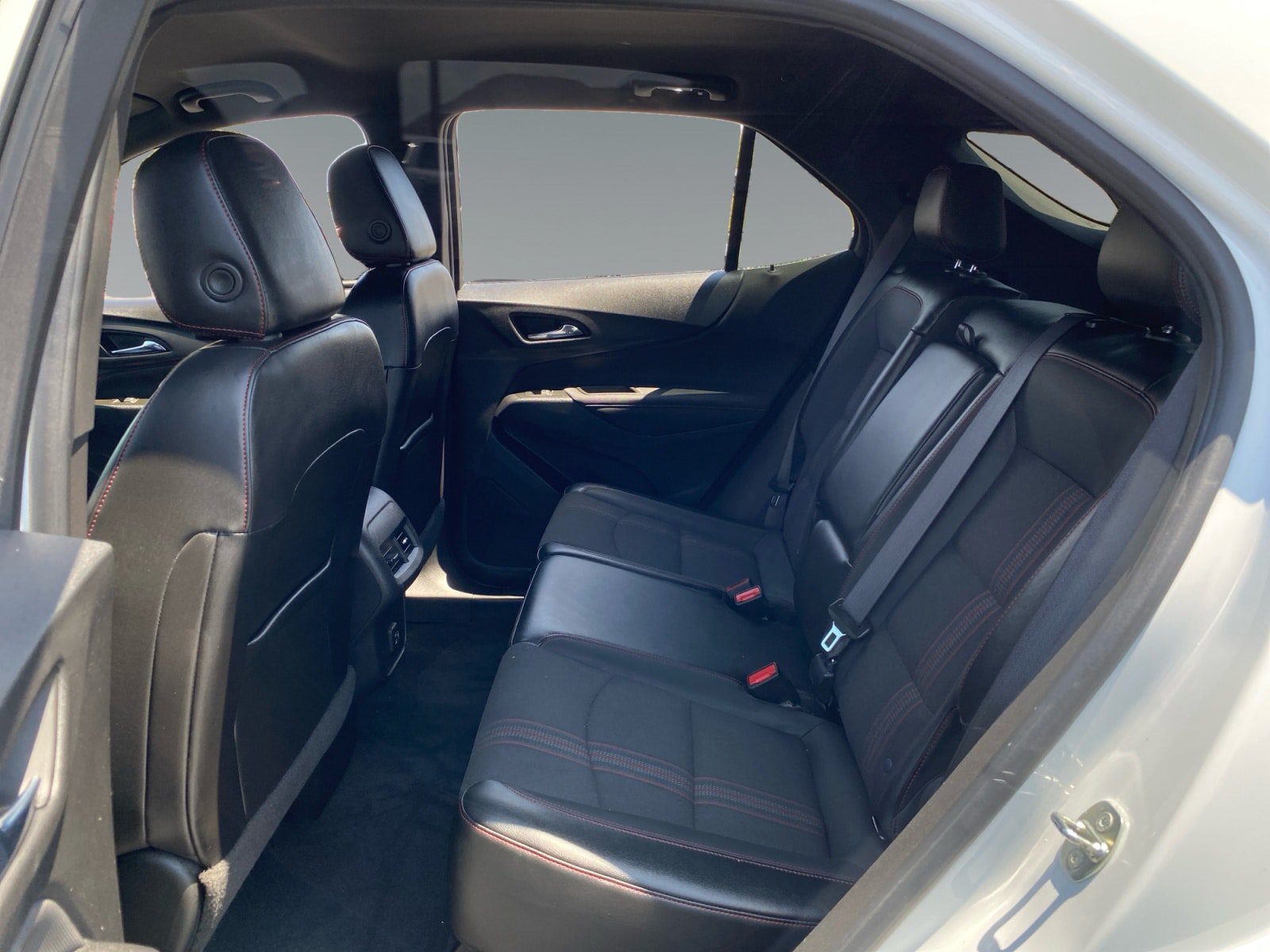 Used 2022 Chevrolet Equinox RS FWD image 13