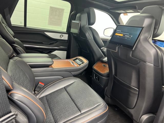 Certified 2025 Lincoln Navigator Black Label AWD/4WD image 29