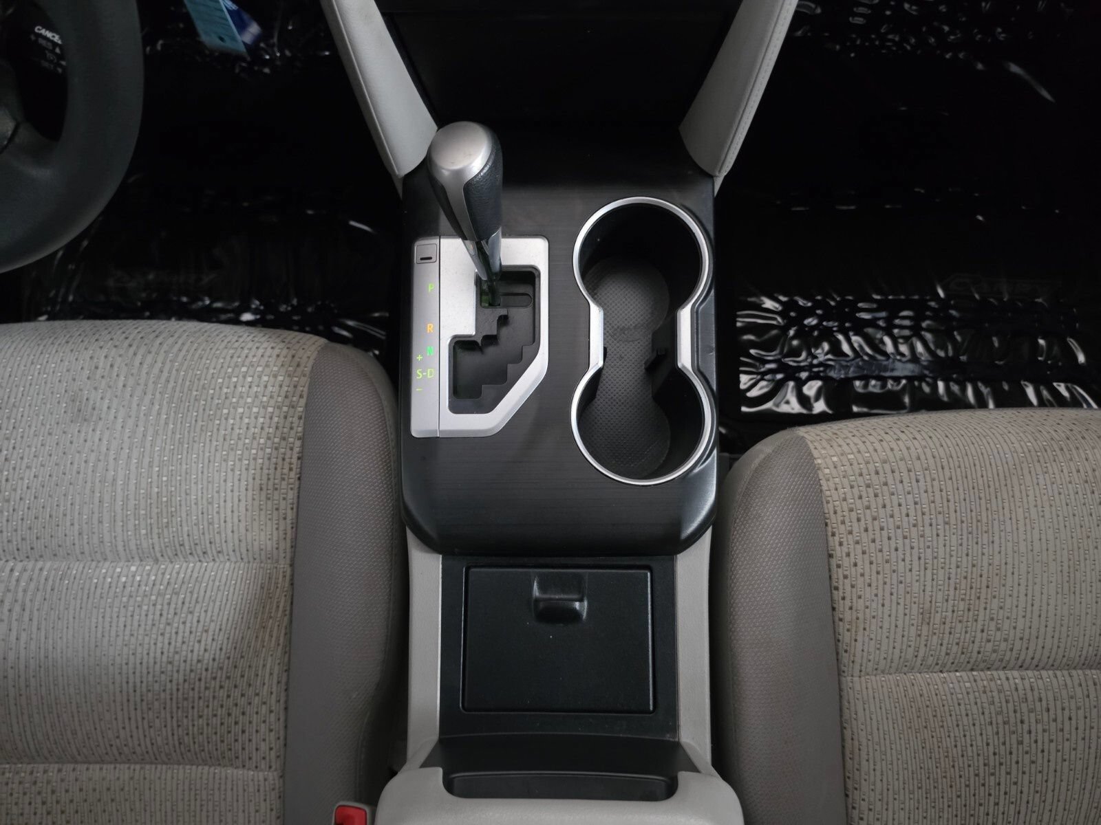 Used 2012 Toyota Camry LE FWD image 25