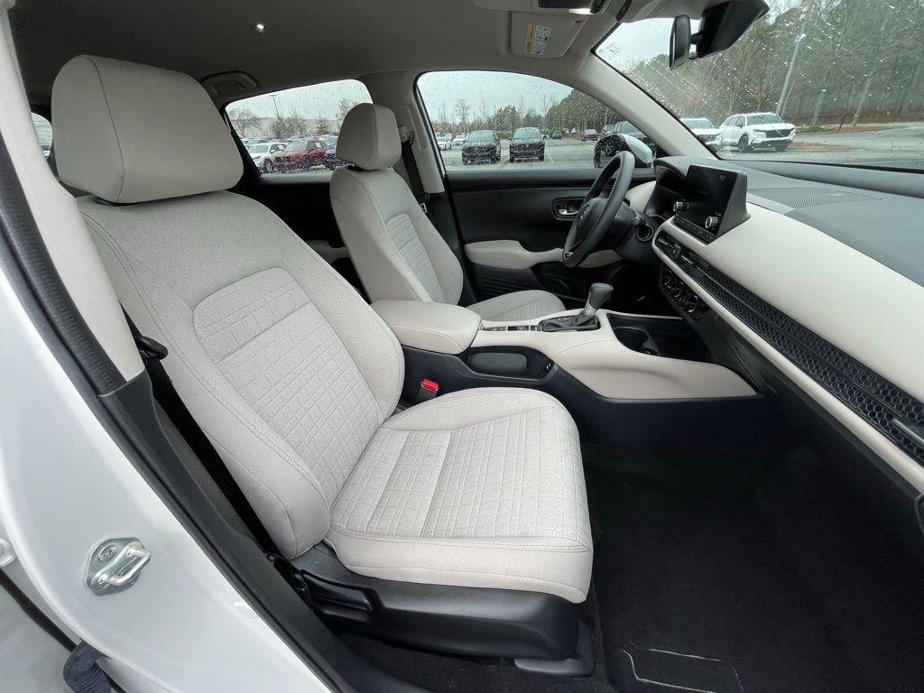 Certified 2025 Honda HR-V LX image 31