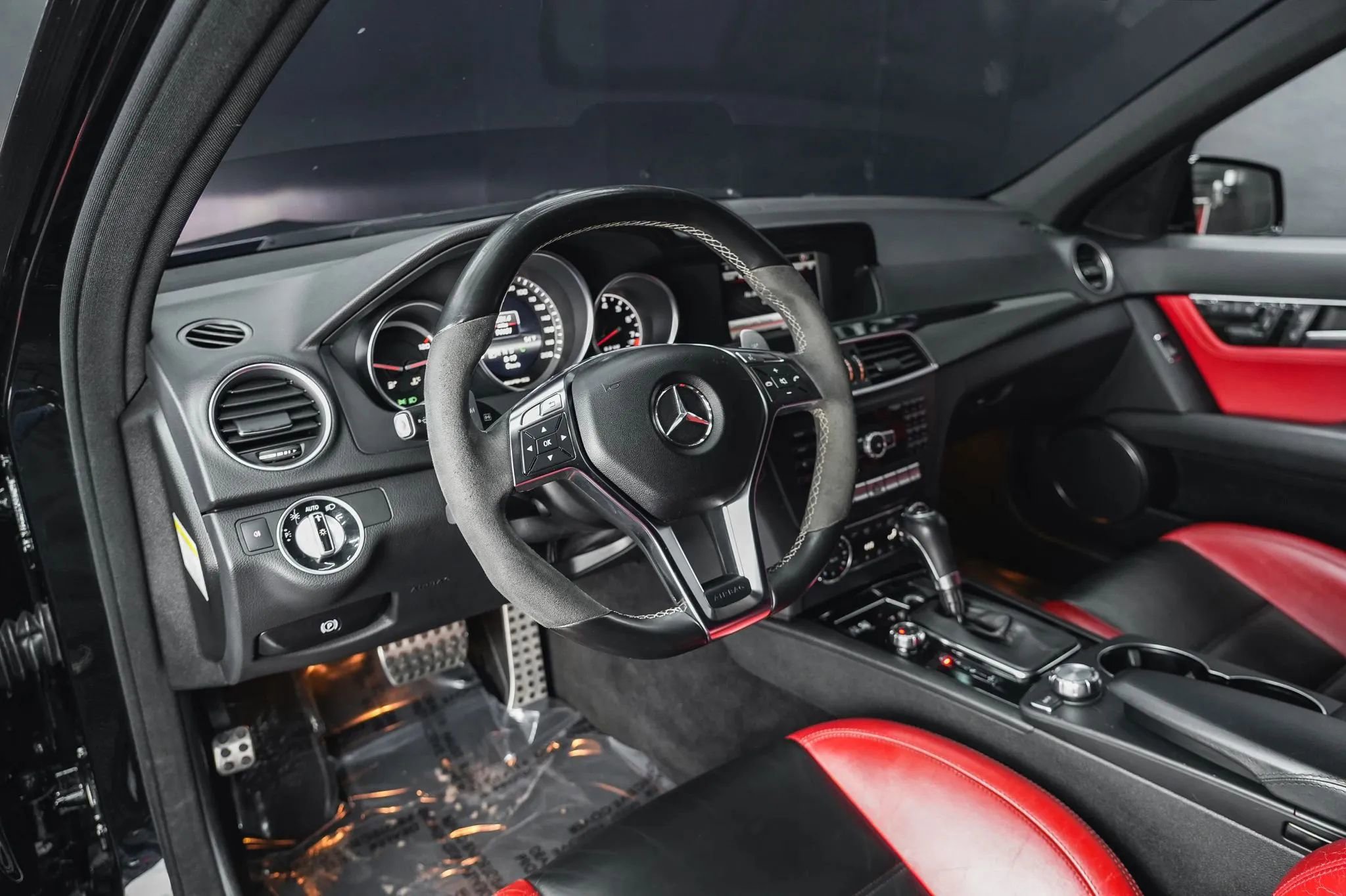 Used 2013 Mercedes-Benz C 63 AMG Sedan image 24